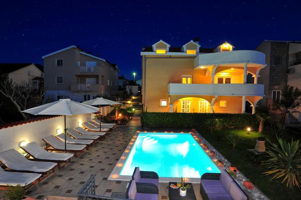 Villa Vanilla With Heated Pool Zadar Bagian luar foto